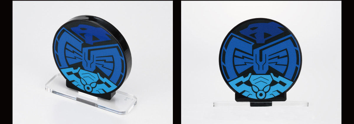 OOO Shauta Combo Acrylic Logo Display