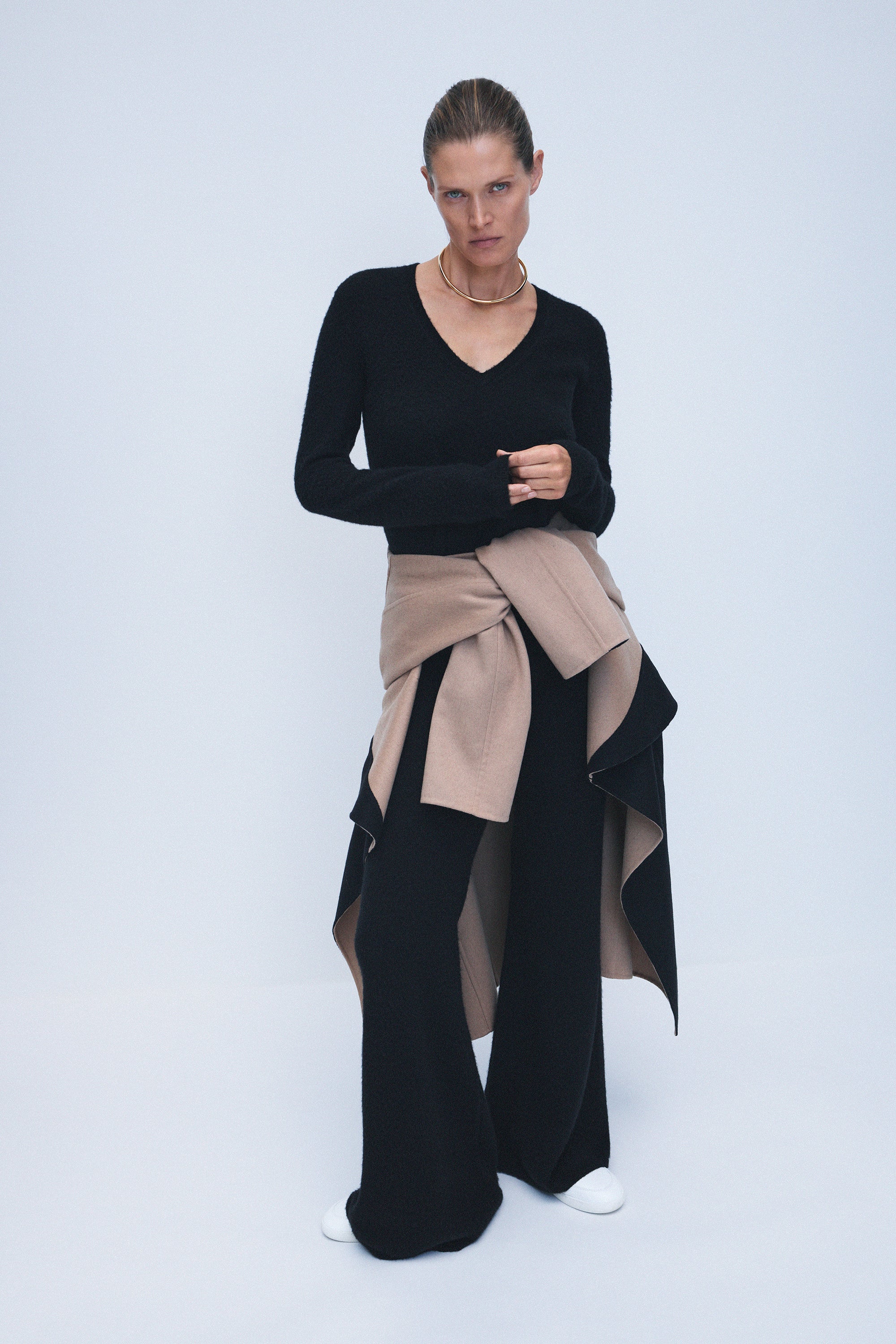 Vesper Knit V-Neck Sweater in Black Brushed Cashmere