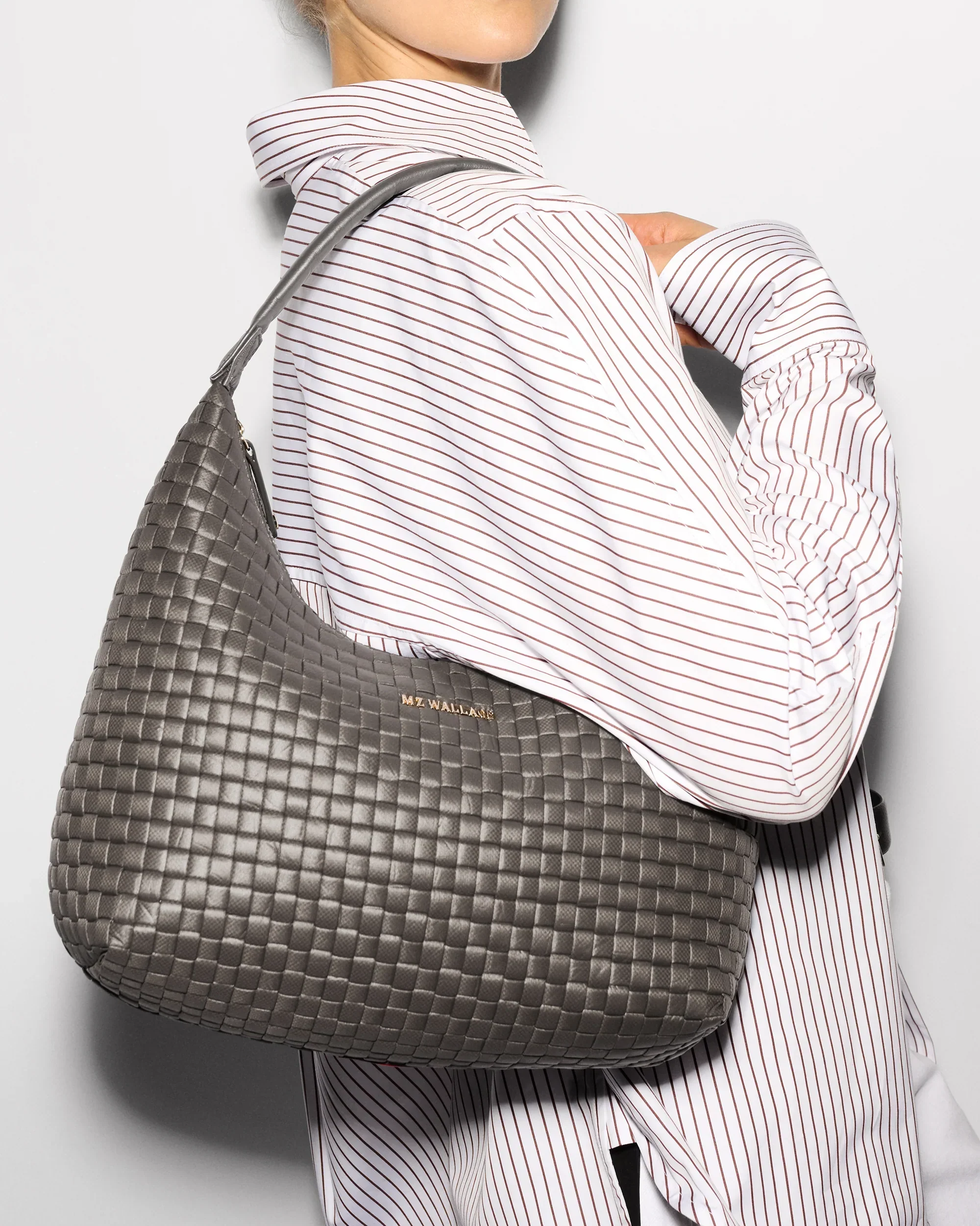 Magnet Medium Woven Shoulder