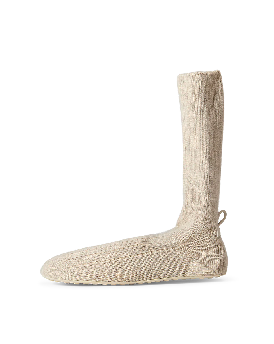 Flexible Knit Shoe