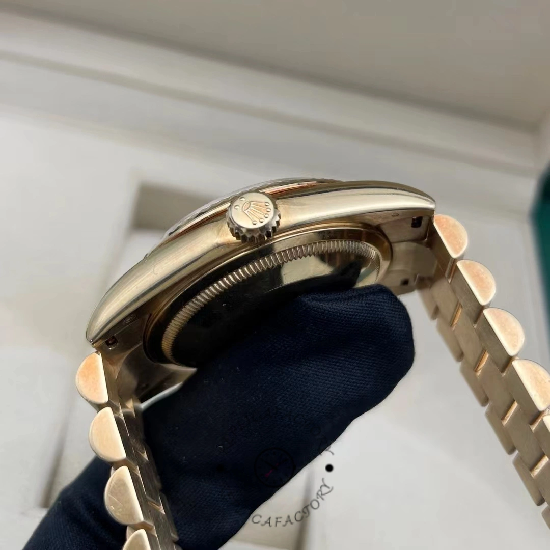 Rolex Day-Date 118238 36 mm white mother-of-pearl Roman dial