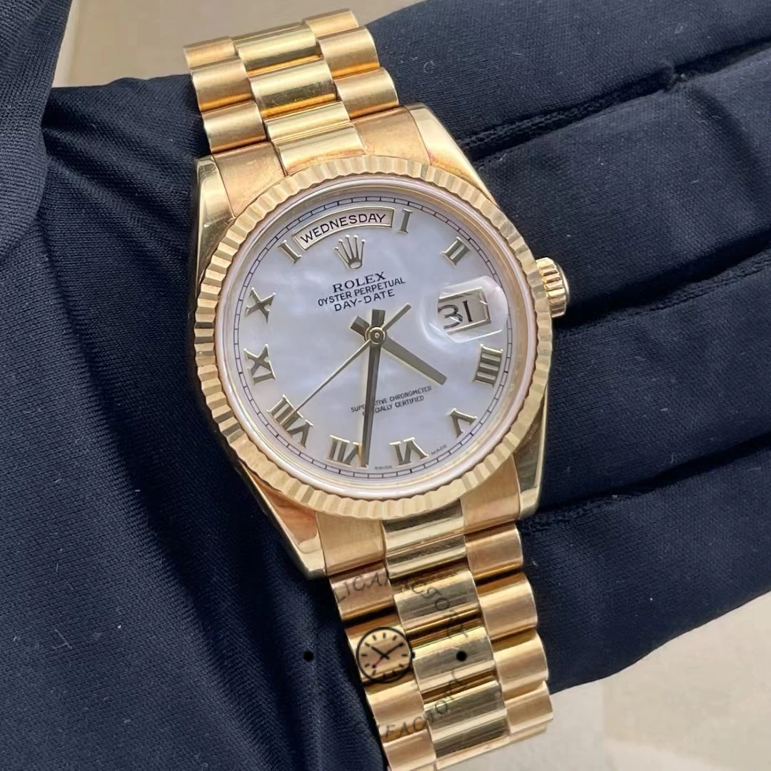 Rolex Day-Date 118238 36 mm white mother-of-pearl Roman dial