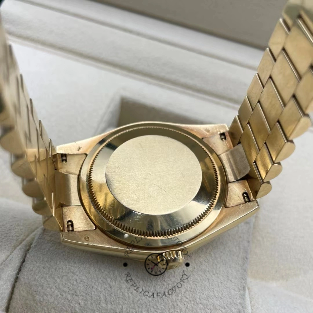 Rolex Day-Date 118238 Silver dial with diamonds