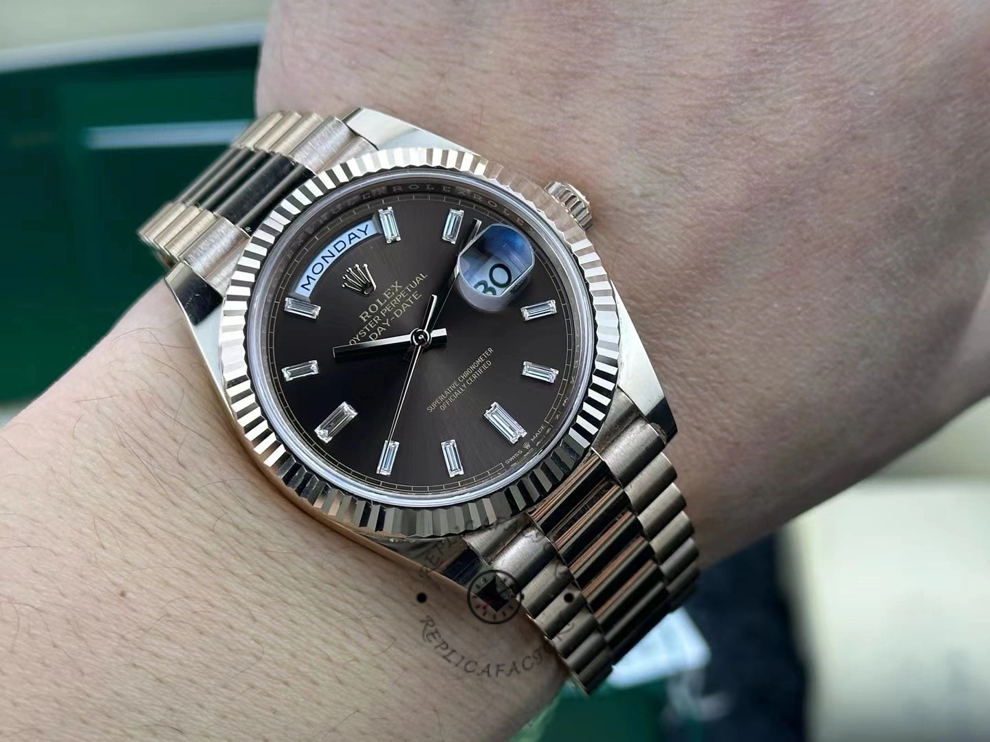 Rolex Day Date 40MM m228235 0003