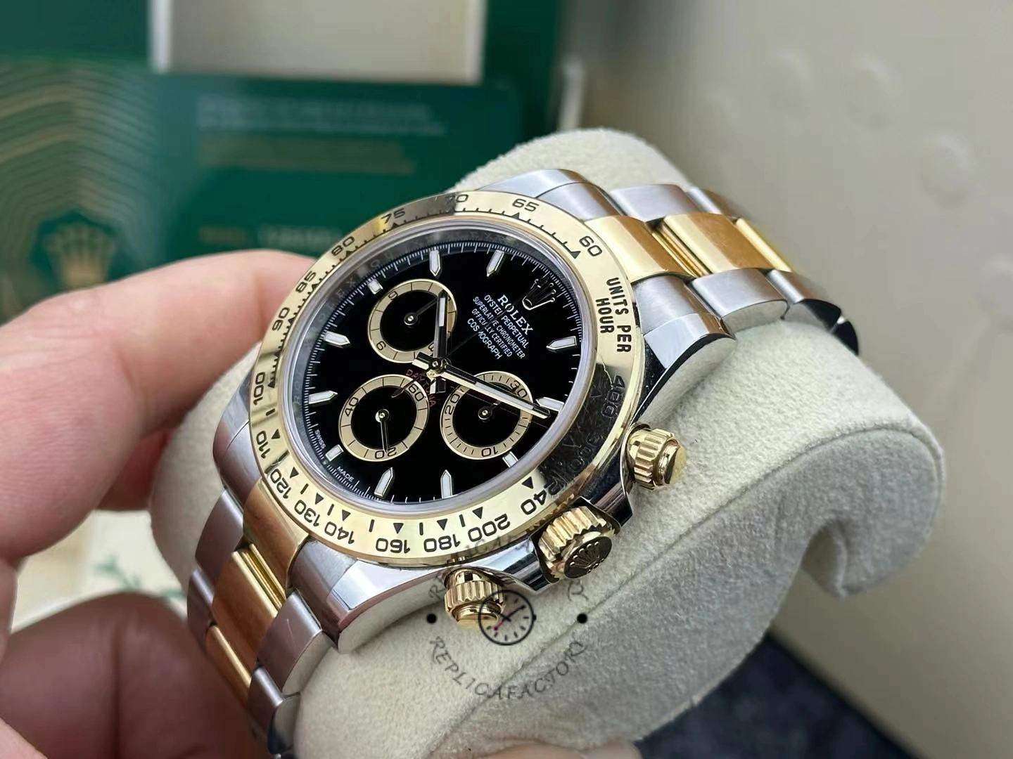 Rolex Cosmograph Daytona 40 mm Oystersteel and 18k yellow gold 126503 0003