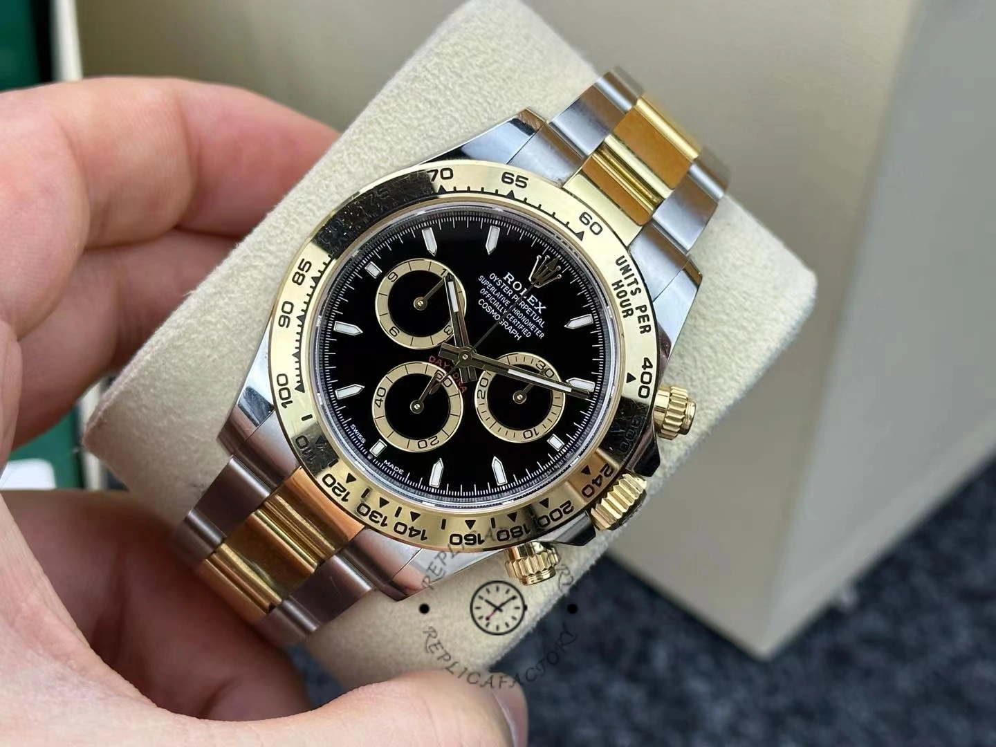 Rolex Cosmograph Daytona 40 mm Oystersteel and 18k yellow gold 126503 0003