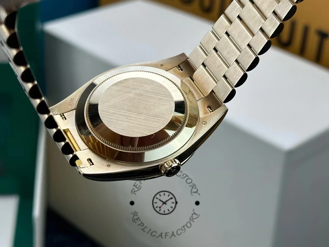 Rolex Day-Date 40 18K Yellow Gold, Diamond Paved Dial, Diamond m228348rbr 0037