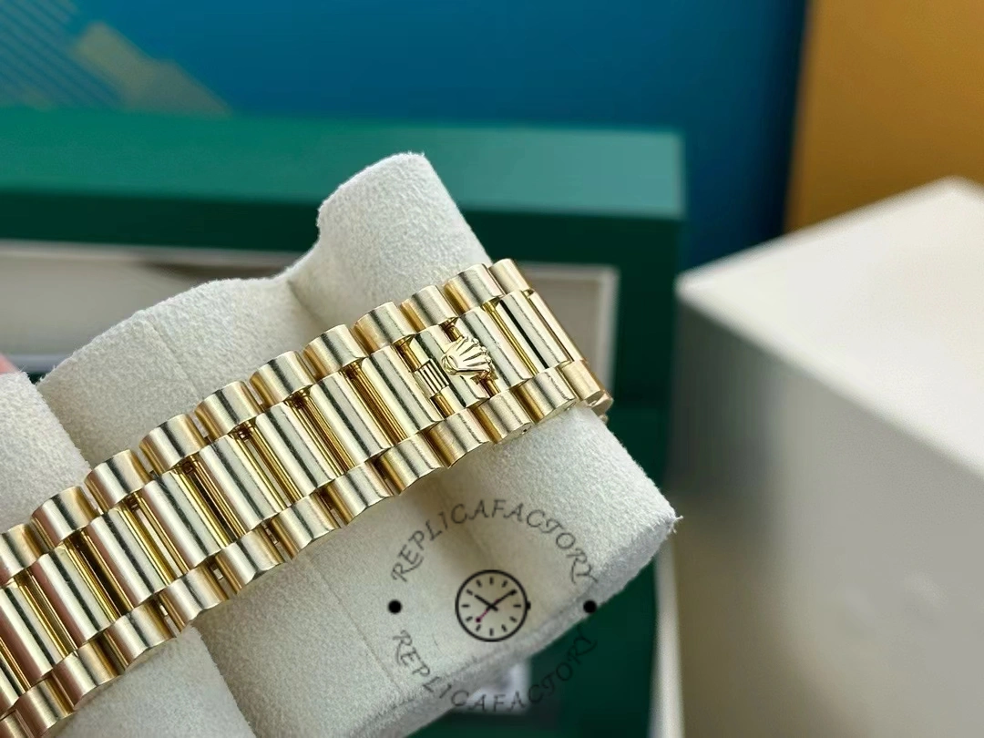 Rolex Day- Date 40 18K Yellow Gold, Diamond Paved Dial, Diamond M228348RBR 0037