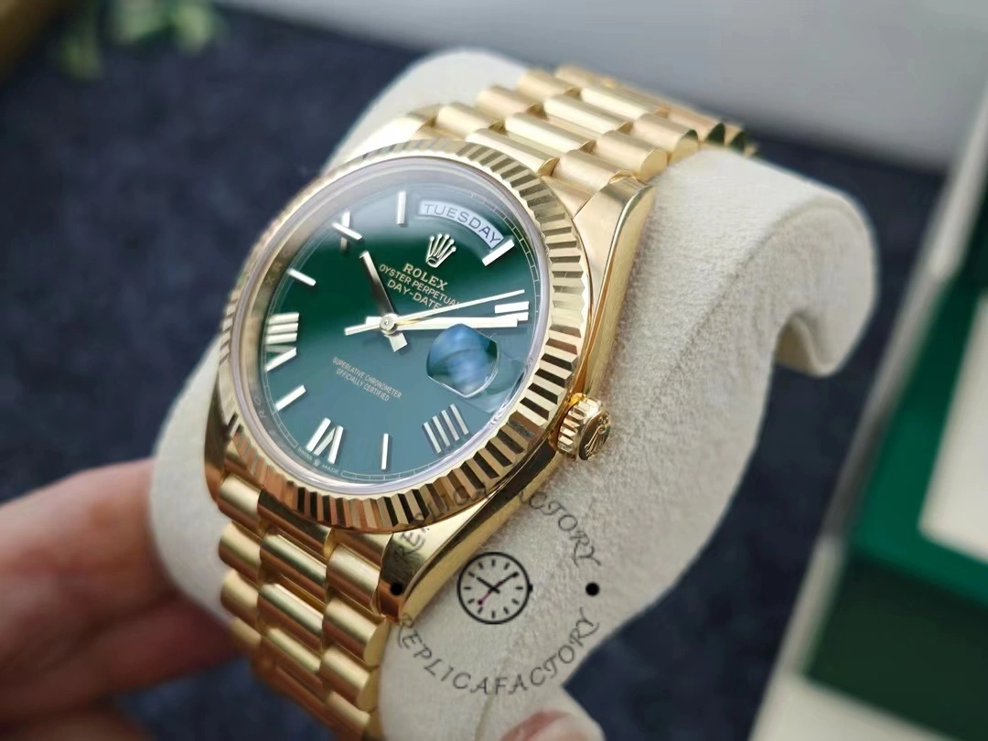  Rolex Day Date 40 President 228238 0061