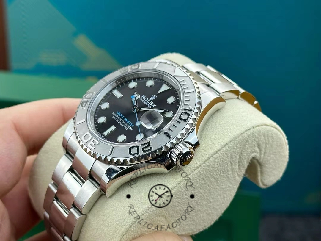 Rolex Yacht-Master 40 126622 side-angled showing polished case and bezel edge