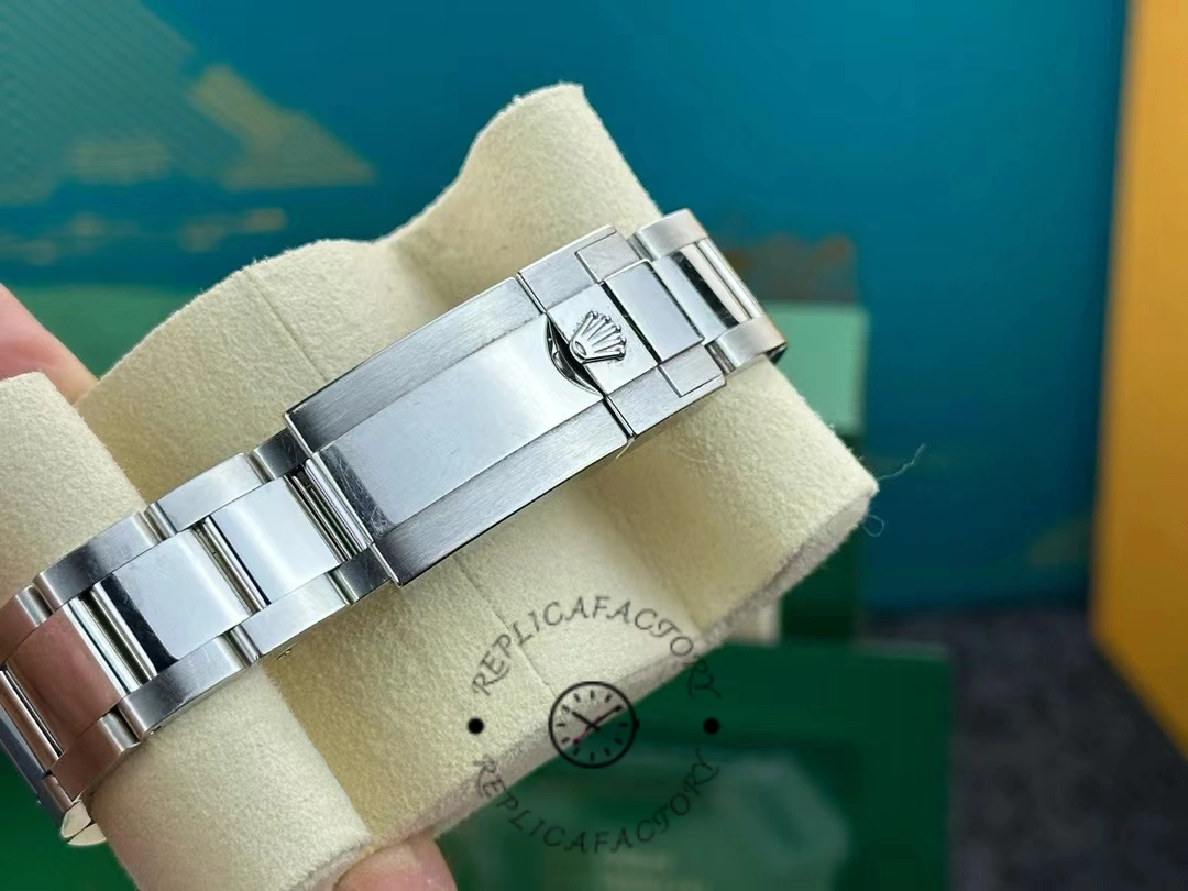 Rolex Yacht-Master 126622 bracelet clasp with engraved crown logo