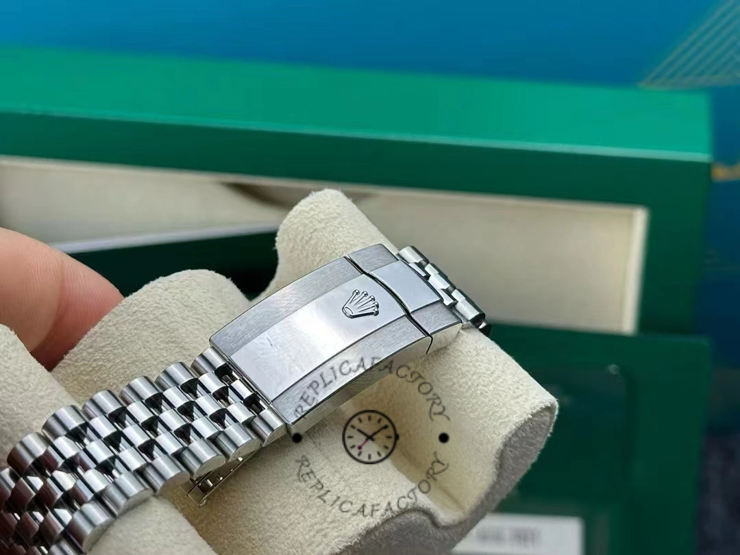 Rolex Datejust 41, rhodium dial with diamonds and fluted bezel m126334 0006