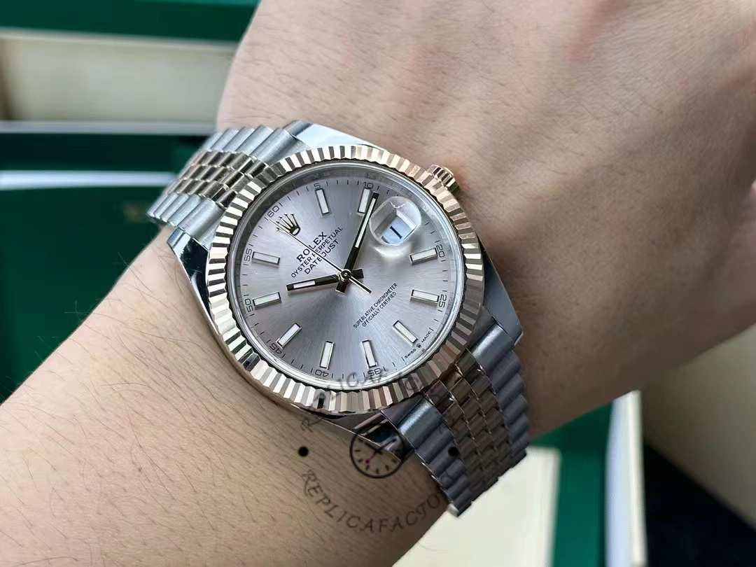 Rolex Datejust 41 mm, two-tone rose gold Jubilee strap, dial with Sundust indices 126331 0010