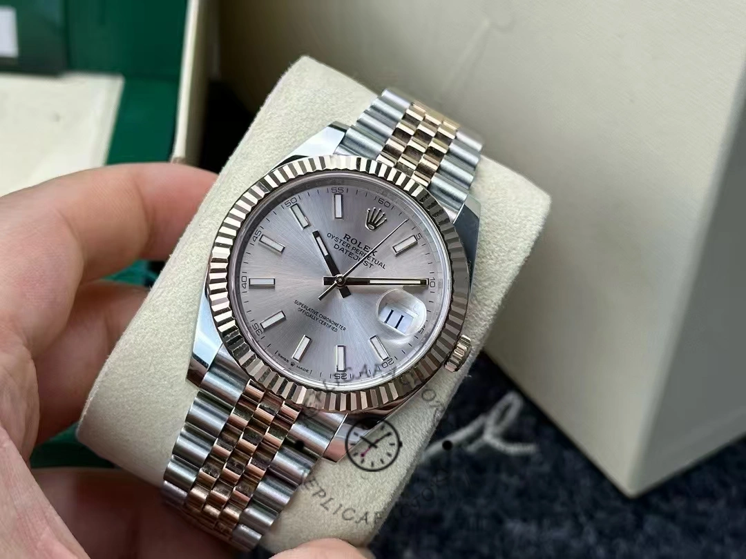 Rolex Datejust 41 mm, two-tone rose gold Jubilee strap, dial with Sundust indices 126331 0010