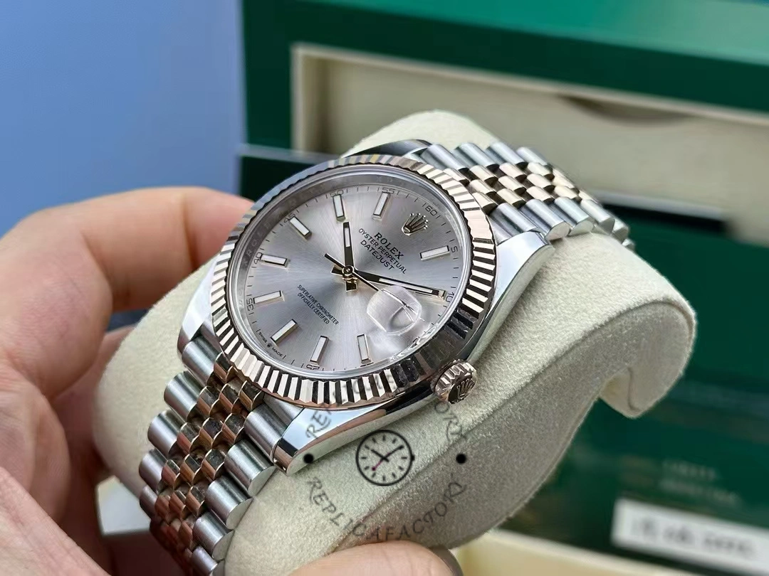 Rolex Datejust 41 mm, two-tone rose gold Jubilee strap, sphere with Sundust indices 126331 0010