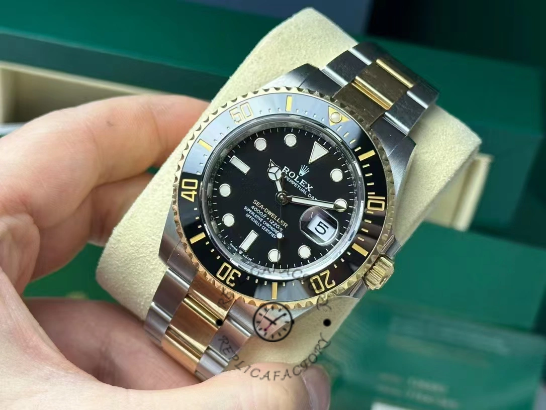 Rolex Sea Dweller Oyster Bracelet with Black Dial 126603 0001