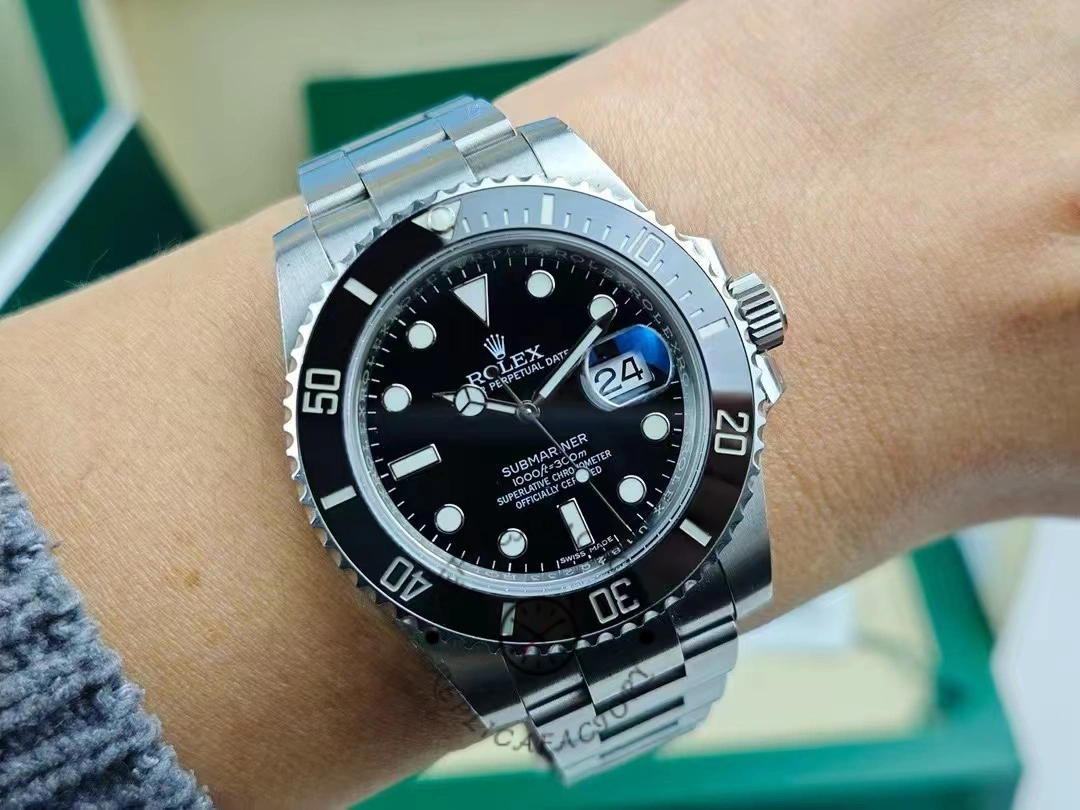 Wrist photo of the 41mm Rolex Submariner Date 126610LN Oystersteel watch with black dial.