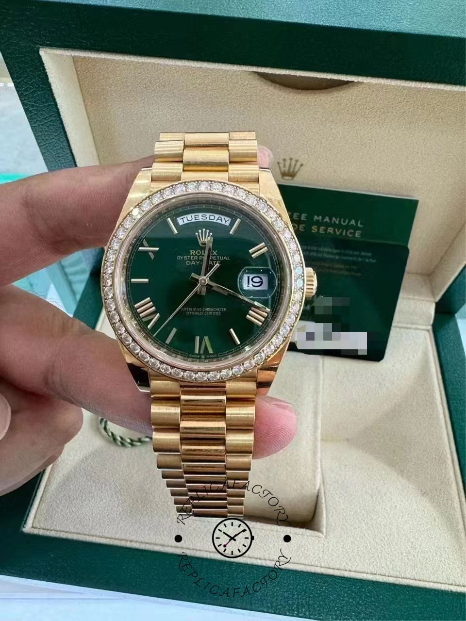 Rolex Day Date 40 18K Yellow Gold, Green Dial, diamond bezel M228348RBR 0040